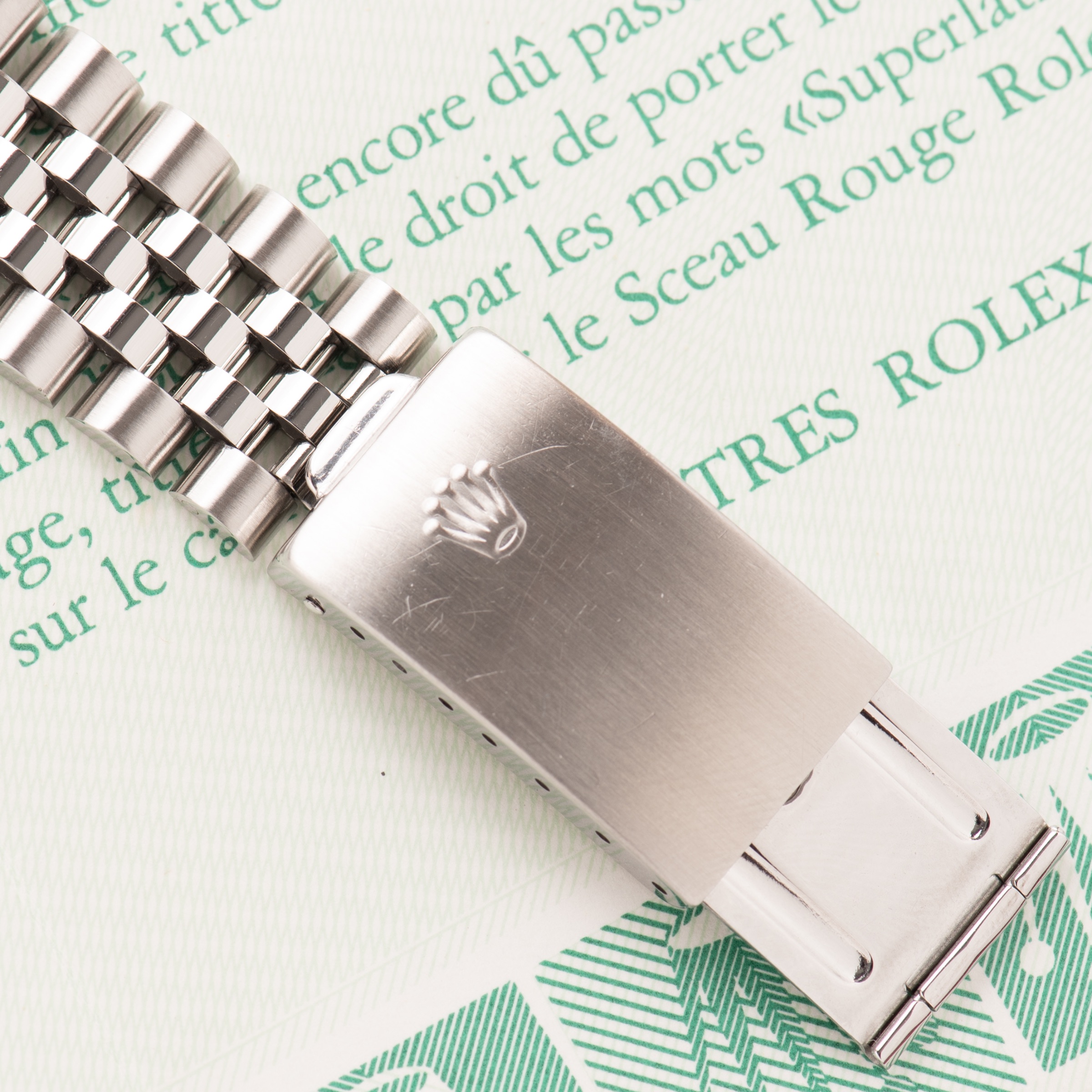 Zicht op Rolex Oyster Perpetual Datejust — zilveren tapisseriewijzerplaat — Ref. 16030 — 1988